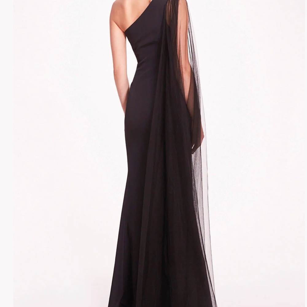 Elegant Black One-Shoulder Evening Dress - Picture 2 of 4